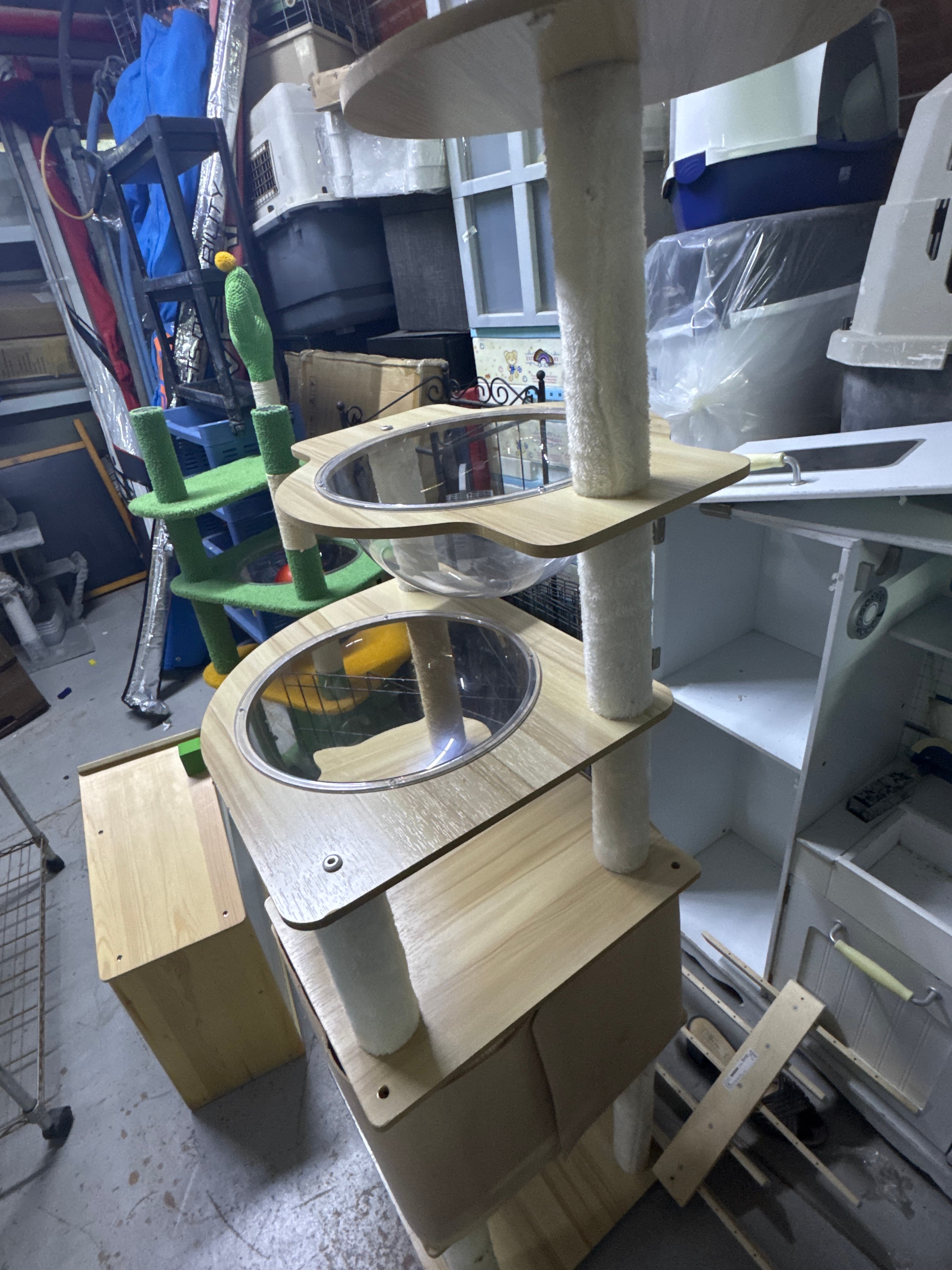 Wooden Cat Tree with Clear Pods 3