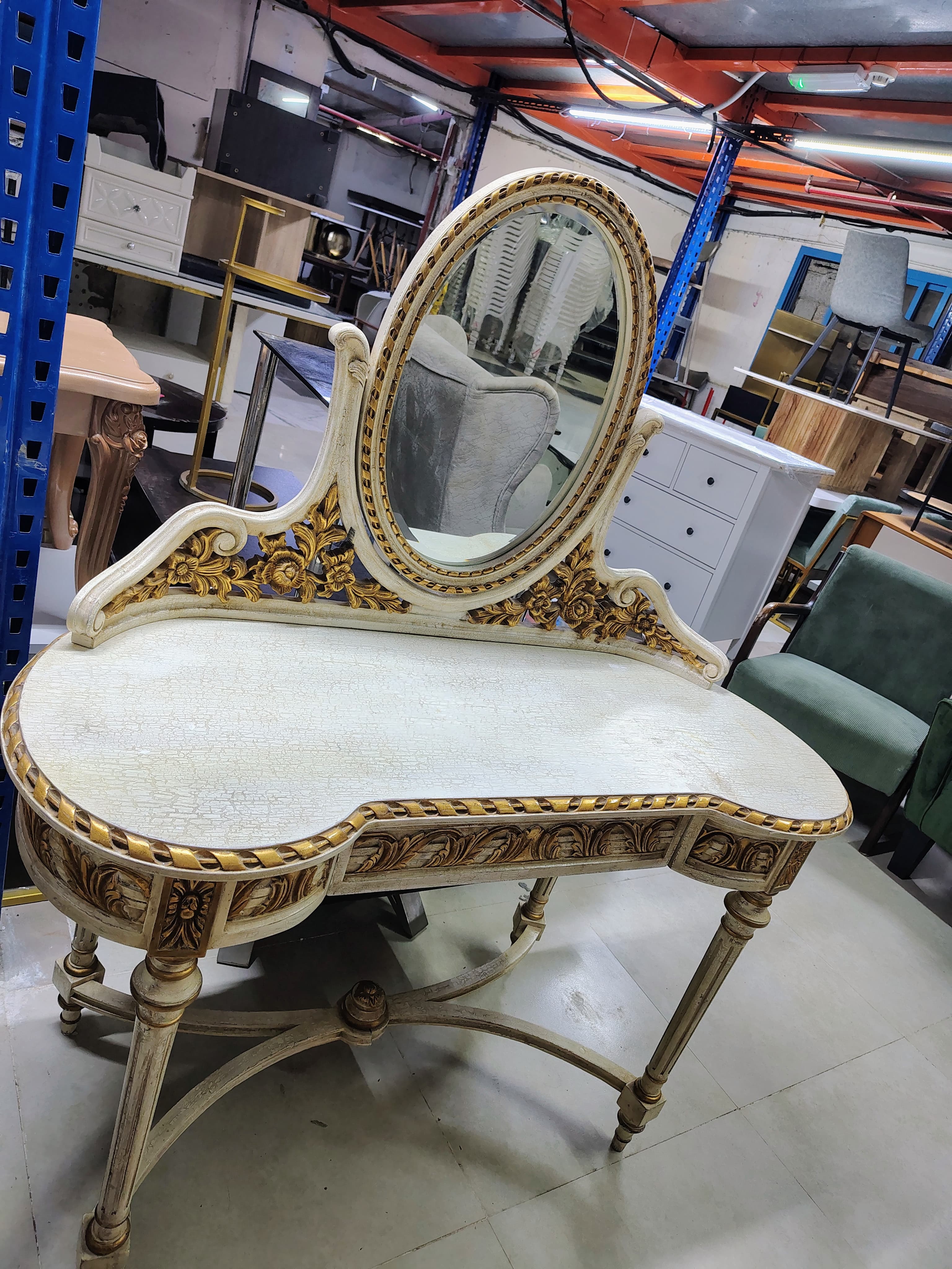 Antique Vanity Table with Mirror 2