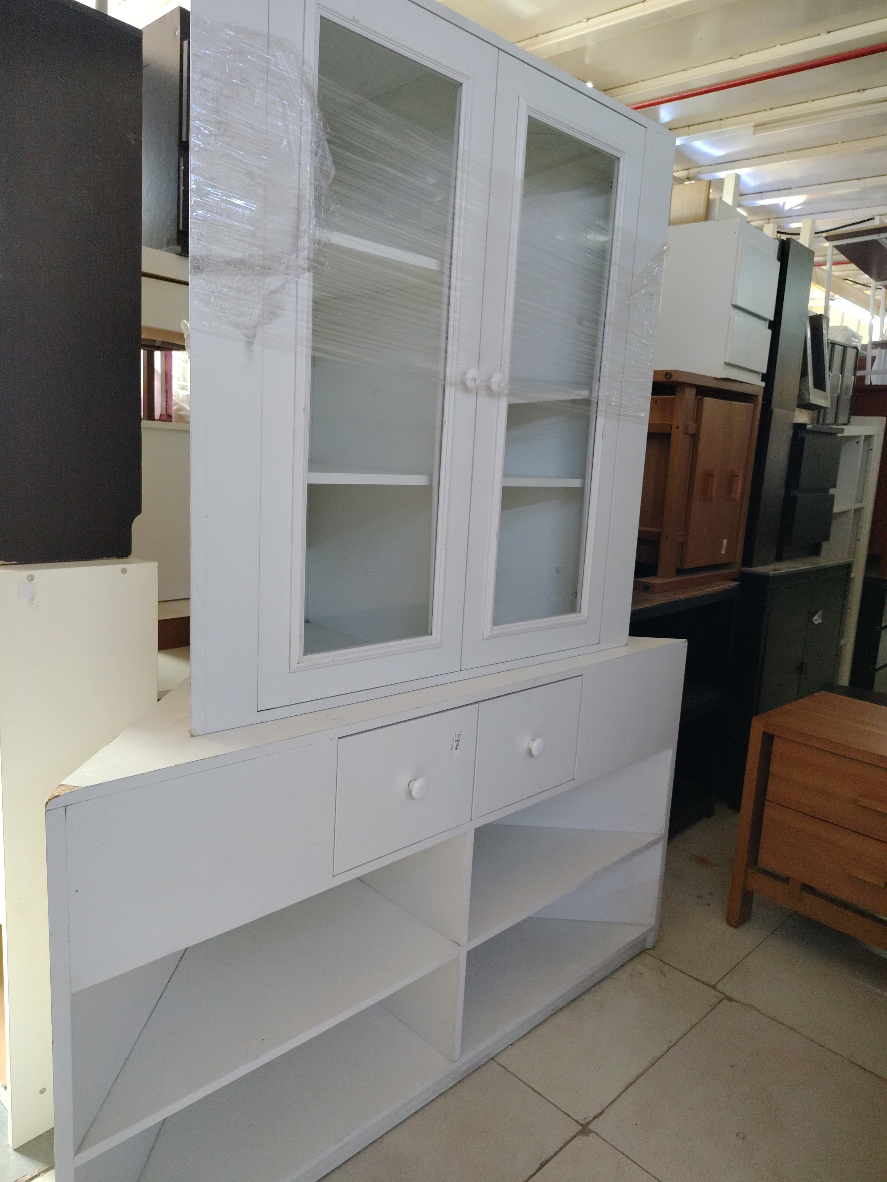 White Display Cabinet with Shelves and Drawers 3