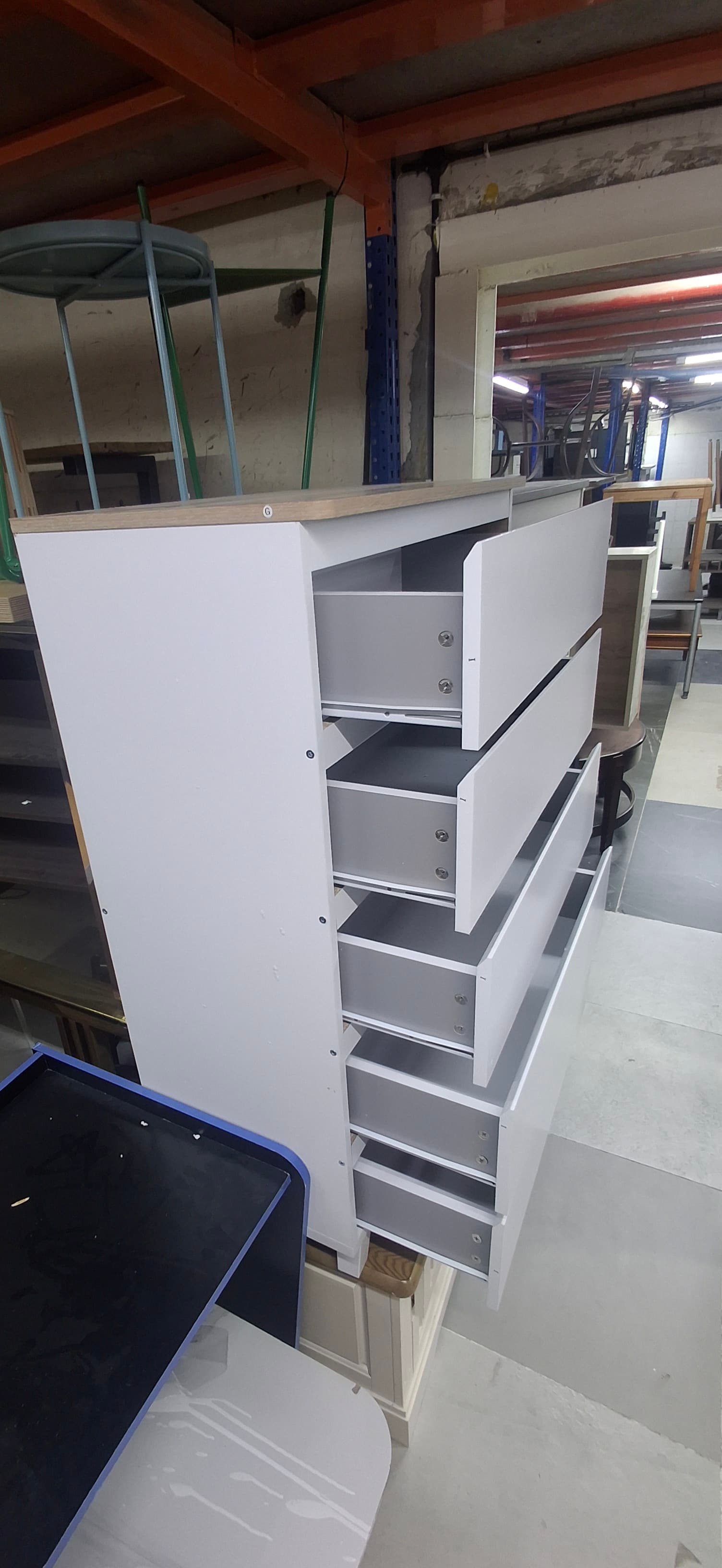 Used Bufaisal 6-Drawer Chest White 3