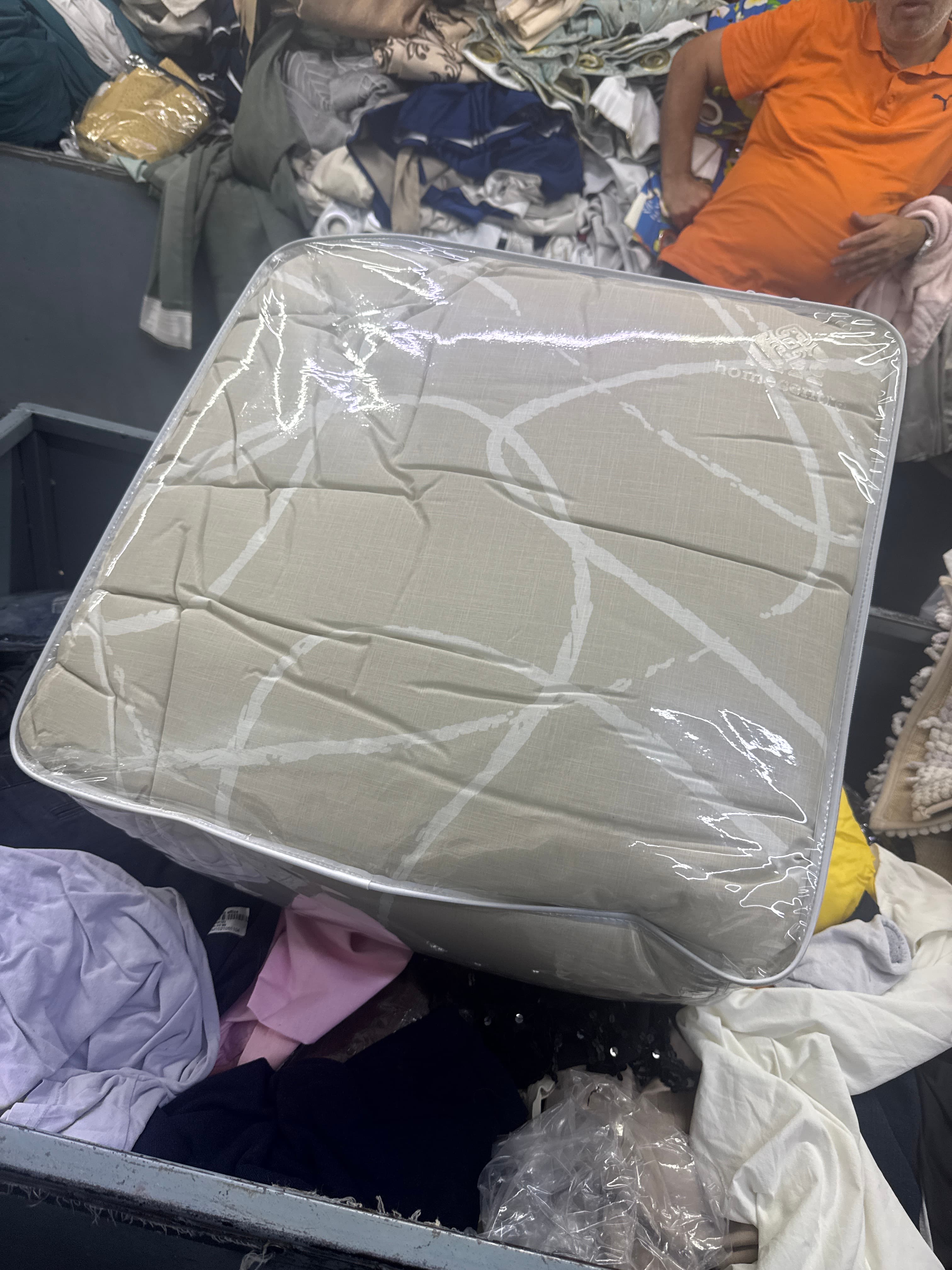 Used Home Center 3-Piece Reversible Comforter Set 3