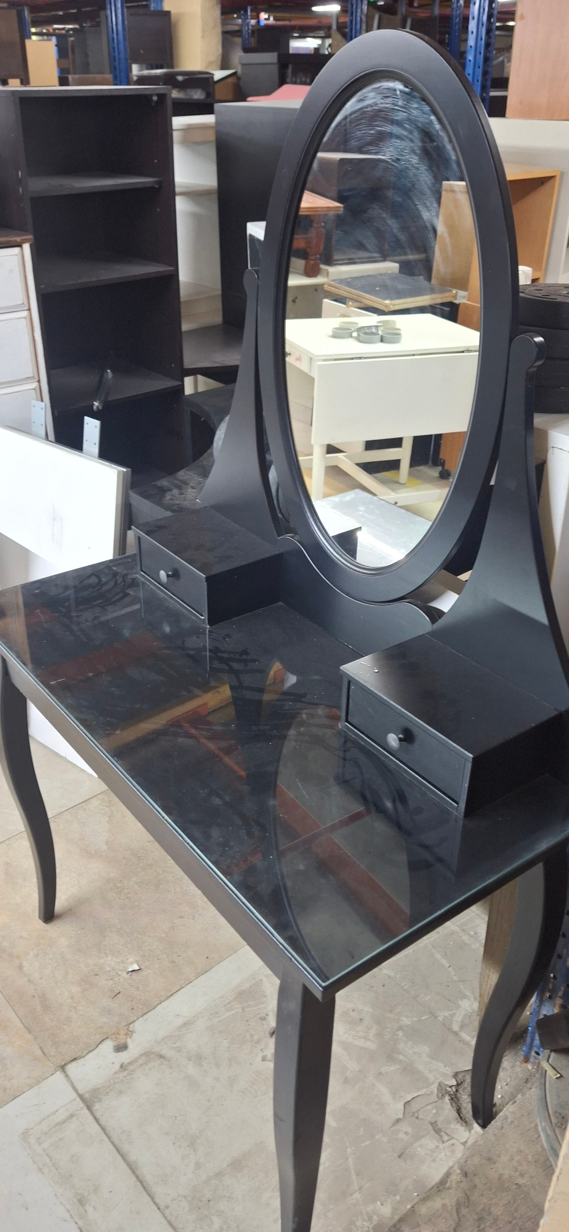 Used Vanity Dressing Table with Round Mirror Black 2